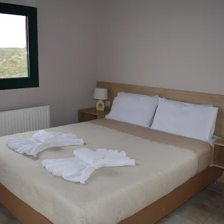 House With 7 Bedrooms In Agia Pelagia, With Wonderful Sea View, Enclos Appartement