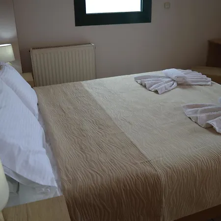 House With 7 Bedrooms In Agia Pelagia, With Wonderful Sea View, Enclos