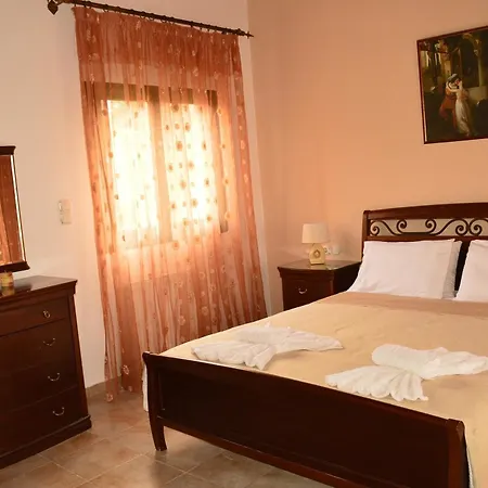 House With 7 Bedrooms In Agia Pelagia, With Wonderful Sea View, Enclos